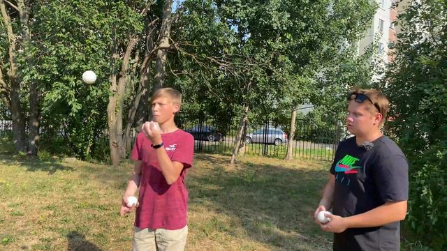 Обучение жонглированию | Выравнивание бросков | Brailitsa Plus смотреть онлайн
