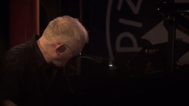 There Is A Crack In Everything (live at Pizza Express Jazz Club Soho: Feb 2020) смотреть онлайн