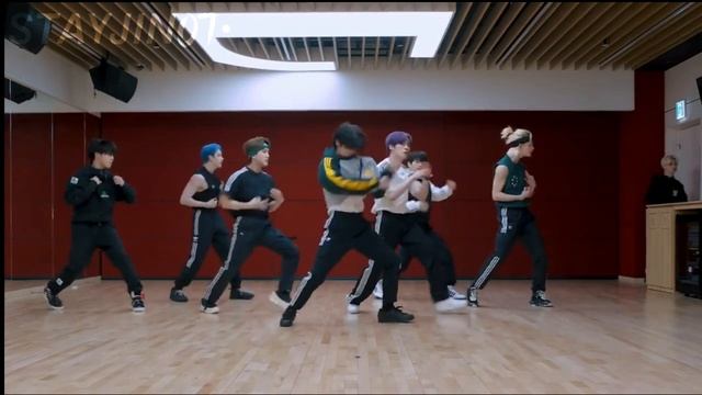 Stray Kids Maniac (dance practice mirrored) смотреть онлайн