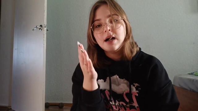 В моей квартире точно кто то живёт.. смотреть онлайн