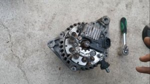 КАК СНЯТЬ ГЕНЕРАТОР Geely Emgrand 7 FE-1 ЗАМЕНА ЩЕТОК ГЕНЕРАТОРА