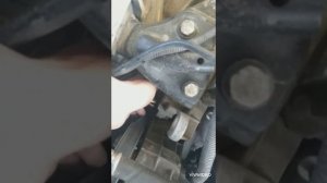 Рено логан 1,6 8кл.2014г. - ручейковый ремень в обход компрессора кондиционера.