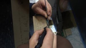 припаиваем шлейф на t-con