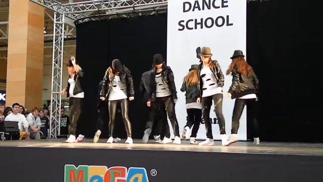 M JACKSON STYLE F TEAM смотреть онлайн