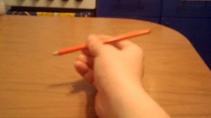 1 из способов как крутить карандаш