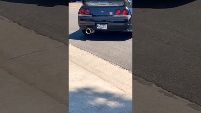 Tommy Fyeah Spec R33 GTR At Top Rank Importers R34 Skyline GTR Ztune Carbon Hood And Fenders #short