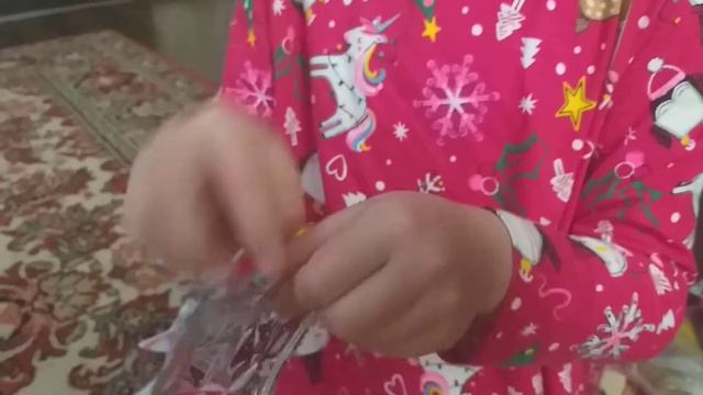 Сюрприз под ёлочкой куколка ЛОЛ. София Макарова. LOL новогодняя серия смотреть онлайн