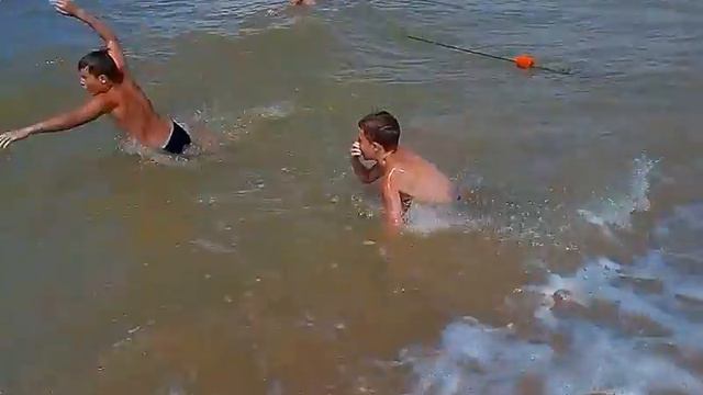 Должанка. Рома и Ваня. Прибой. 2015 смотреть онлайн