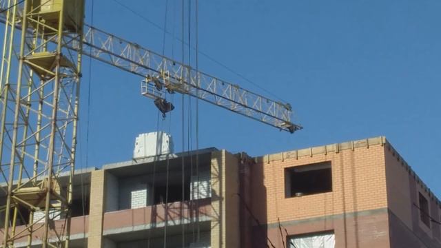 АРХИВНОЕ видео. Башенные краны КБМ-401П | КБ-405. Подача секций смотреть онлайн