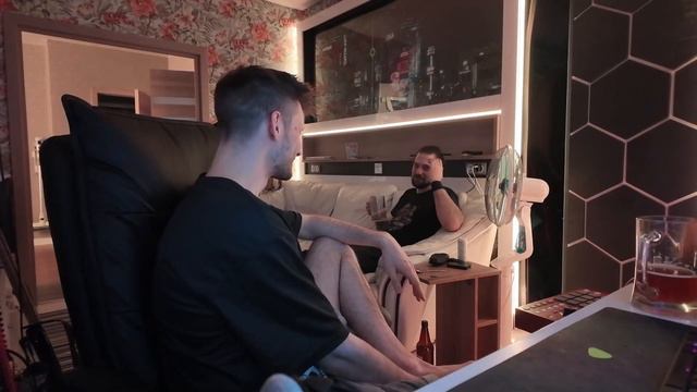 Пишем гитары дома I Начинающая рок-группа смотреть онлайн