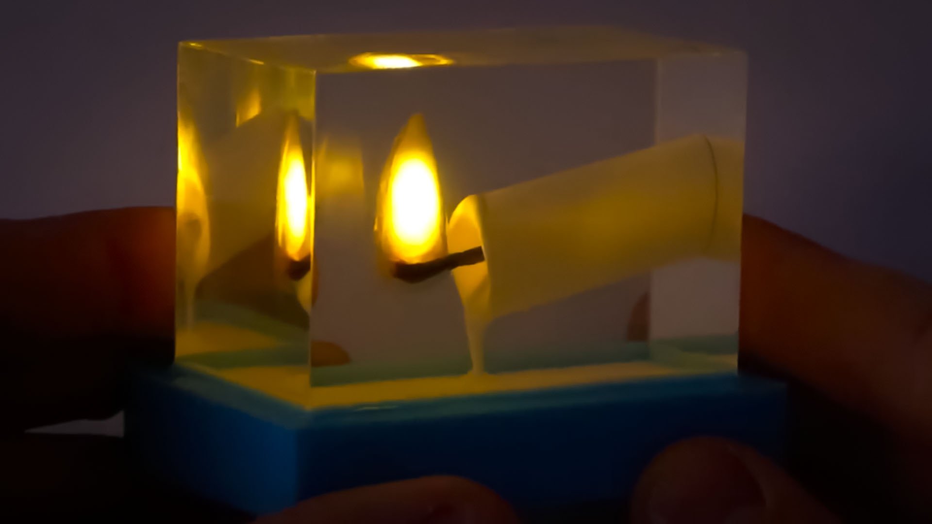 СВЕЧА ГОРИТ В СТЕКЛЕ / КАК СДЕЛАТЬ САМОСТОЯТЕЛЬНО смотреть онлайн