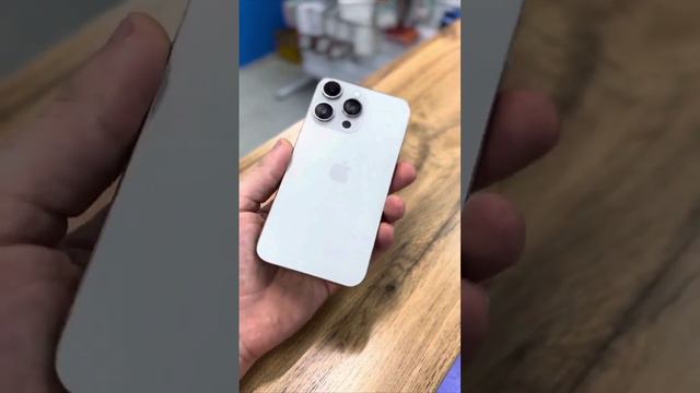 XR в корпусе iPhone 15 pro белый титан