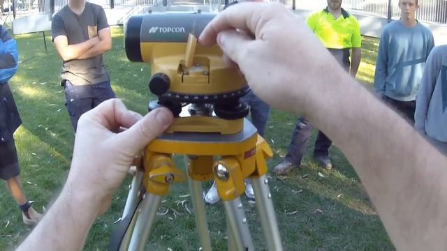 Setting up an Automatic Level смотреть онлайн