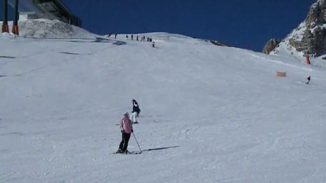 Skiing in Dolomites смотреть онлайн