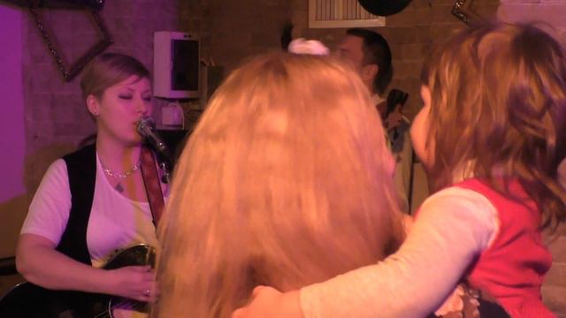 ДоРе-Да - Разлилась речка быстрая @ Old Town Bar 07.03.2016 смотреть онлайн