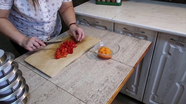 ТУШЕНАЯ КАПУСТА С БОЛГАРСКИМ ПЕРЦЕМ - очень вкусно! смотреть онлайн