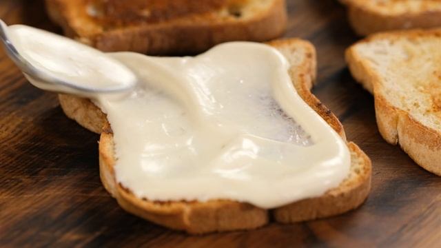 Вкуснейший BLT Cэндвич (бутерброд) с хрустящим беконом, салатом и помидорами смотреть онлайн