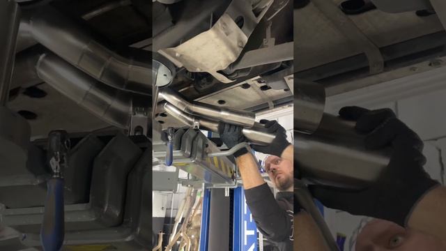 Исправили проблему с выхлопом на корейском G63AMG.