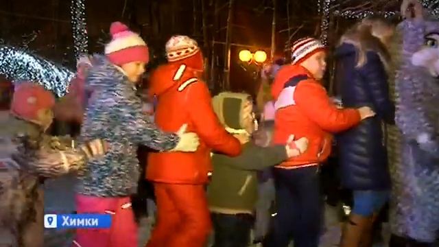 Главная новогодняя ярмарка Подмосковья завершилась в Парке имени Льва Толстого. смотреть онлайн