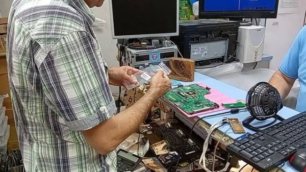 Контрольный запуск материнской платы Asus X75A при продаже.