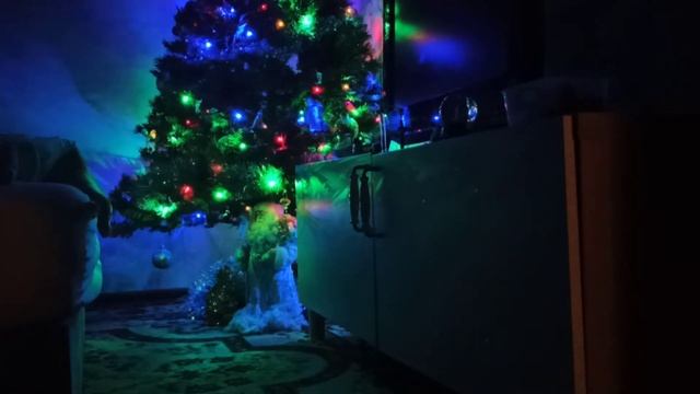 Как дед мороз приносит подарки. Редкое видео. смотреть онлайн