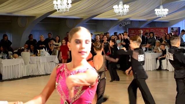 Пётр Курочка и Исаева Дарья "Dnipro dance stars 2018" Самба. смотреть онлайн