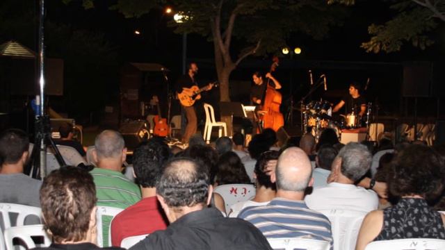 Elah Trio Slide Show טריו אלה смотреть онлайн