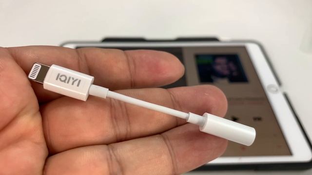 This MFI Lightning to Audio Adapter Works! смотреть онлайн
