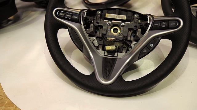 Перетяжка руля для HONDA Civic 8G смотреть онлайн