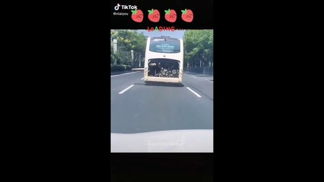 Факт о Мужиках, Как Катюху за хлебом послали, Поляк смешно Ругается смотреть онлайн