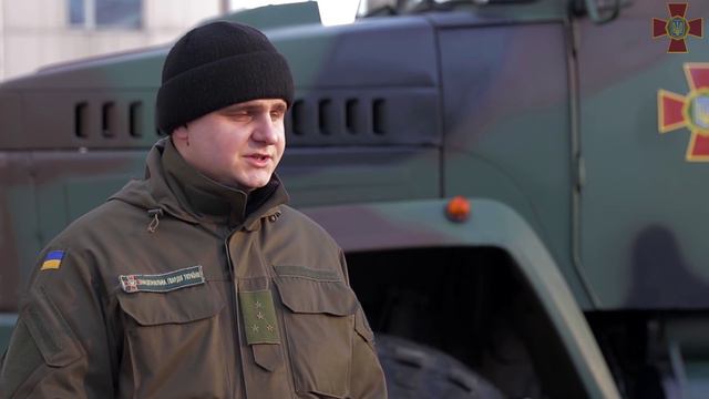 Кандидатам на службу за контрактом пропонують повний соціальний пакет та високу зарплатню смотреть онлайн