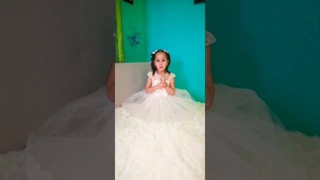 Стихотворение Елены Благининой "Мама спит она устала", читает Хайруллова Диана, 4 года. смотреть онлайн