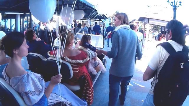 1 мая 2017 Отдых в Крыму. Ялта , Крым. Набережная, царица Екатерина , кони и люди ))) смотреть онлайн