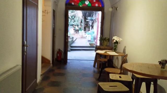 Prague,Прага,романтические улочки,красивые дворики в центре туристической Праги смотреть онлайн
