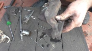 Замена ремкомплекта заднего суппорта. Шевроле Круз 1.8 2014г