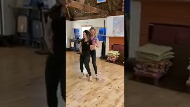 Bachata dance classes with Danza Latina смотреть онлайн