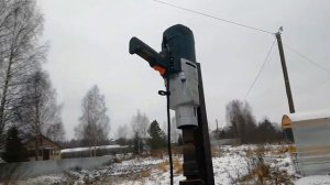 Закручиваем сваи редуктором и дрелью