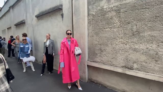 Prada Fashion Show 2023 What People Are Wearing Milan Fashion Week Street Style #vogue #fashionweek