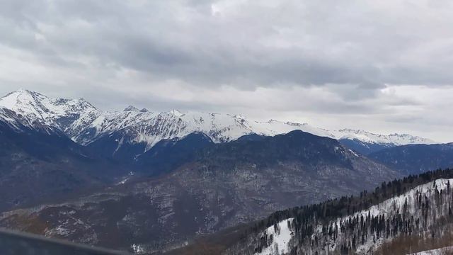 Роза Хутор. Возвращение с горы на подъемнике. смотреть онлайн