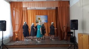 "Весеннее танго" танцует группа "Вторая молодость"