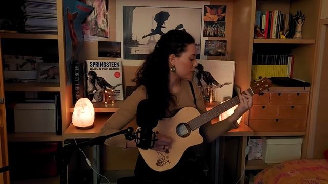 I’m on fire ~ Ortega Guitars Ukulele Version смотреть онлайн