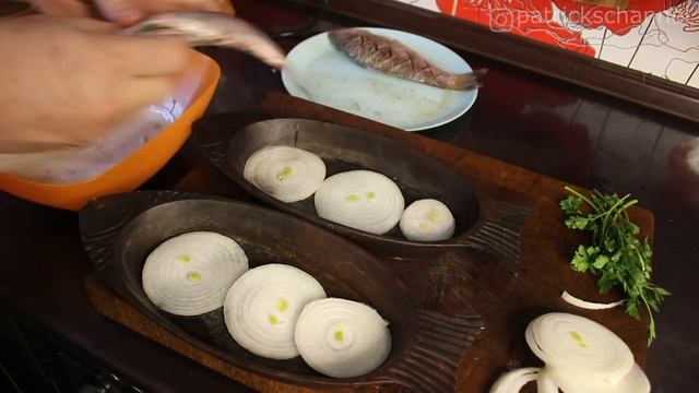 Запечені КАРАСІ в сметані без кісток в духовці. Рецепт 1 | Baked crucians in sour cream in the oven смотреть онлайн