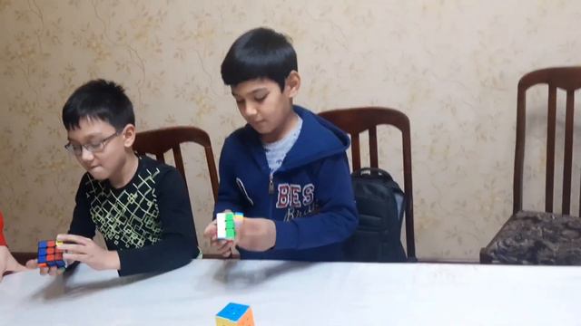 Qiziqarli O'yinimiz😅 3x3 Kubik Rubik Musobaqasi
