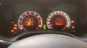 Считывание ошибки ABS на Toyota Corolla E150 при помощи скрепки.