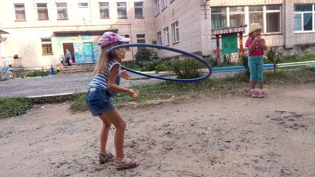 Как правильно крутить обруч смотреть онлайн