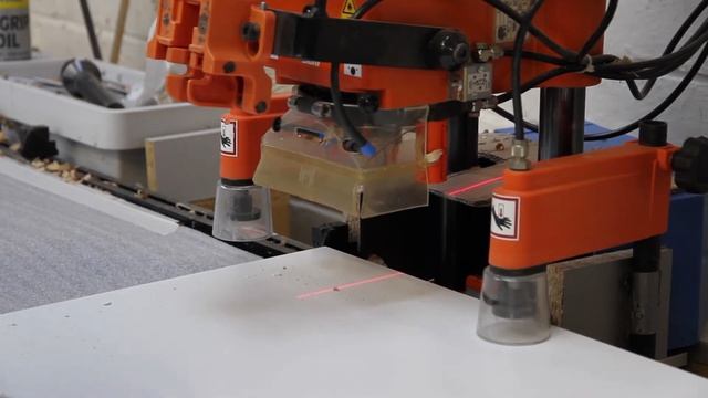 Drilling a door for Blum Clip top hinges смотреть онлайн