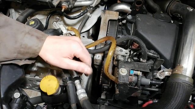 Замена Грм и помпы 1.5 dci смотреть онлайн