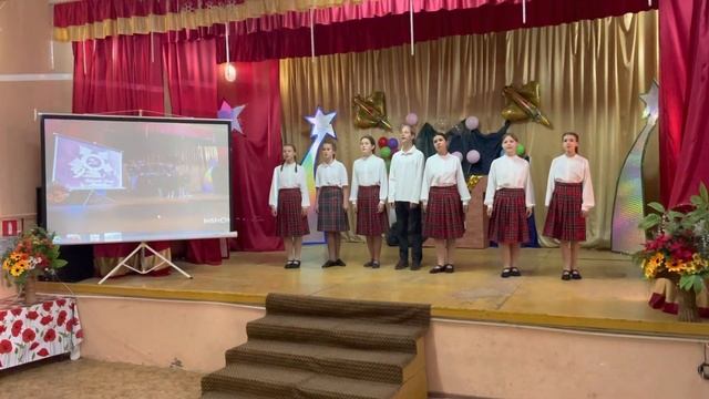 «Весёлый ветер», «Русь молодая». Ансамбль «Расеюшка» школы жизни «Озарение» в ДК пос. Возрождение смотреть онлайн