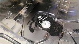 Замена бензонасоса Нива 2131(пятидверка) - 2017 года выпуска часть 3