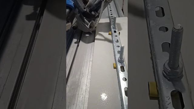 заусовка керамогранита на автоматическом станке 1 смотреть онлайн